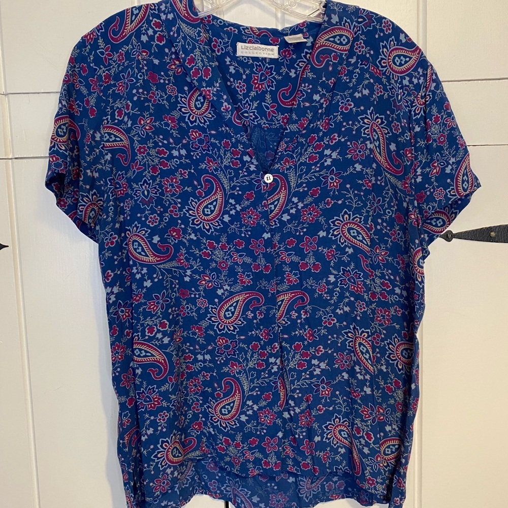 Liz Claiborne Collection vibrant blue paisley rayon short sleeve top. Size 14.